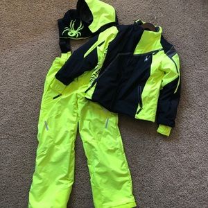 Boys Spyder ski snowboard suit size 12 / 14 Bryte